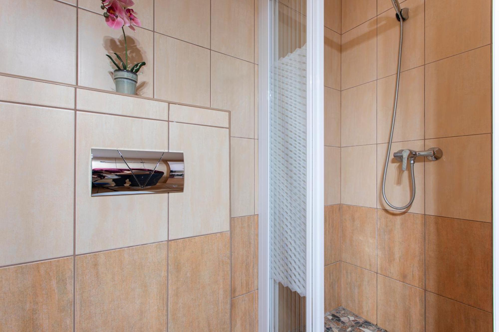 Lucsony Apartman Mosonmagyaróvár Zewnętrze zdjęcie